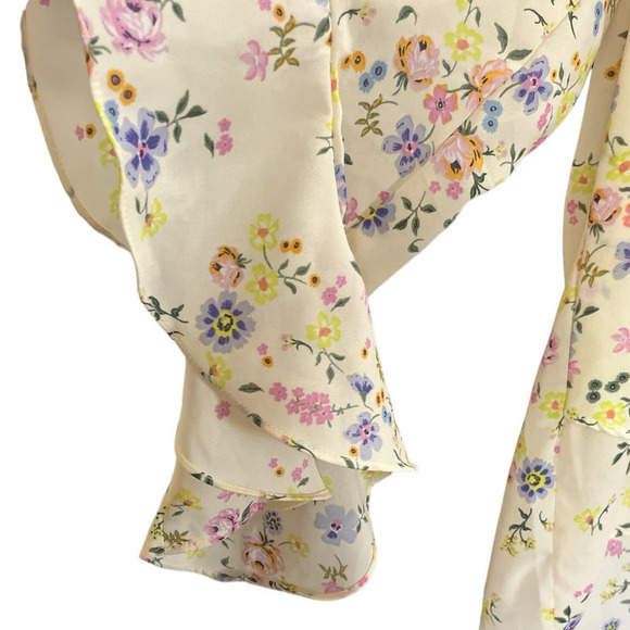 Vince Camuto Blouse, Flutter Sleeves, Layered Front, Floral Pastel Colors Med - Picture 3 of 6